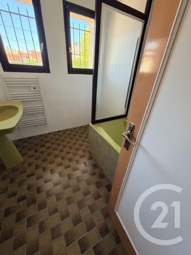 maison à louer - 5 pièces - 128.0 m2 - MONTLUCON - 03 - AUVERGNE - Century 21 Pasquet Immobilier