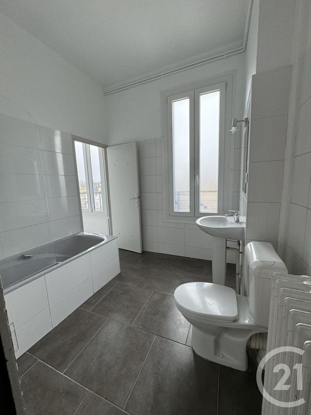 Appartement F3 à louer - 3 pièces - 80.0 m2 - MONTLUCON - 03 - AUVERGNE - Century 21 Pasquet Immobilier