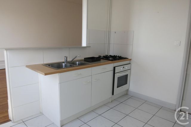 Appartement F3 à louer - 3 pièces - 80.0 m2 - MONTLUCON - 03 - AUVERGNE - Century 21 Pasquet Immobilier