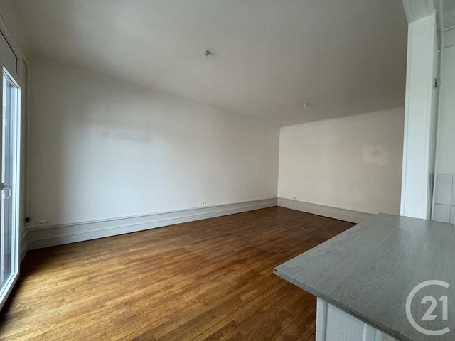 Appartement F3 à louer - 3 pièces - 80.0 m2 - MONTLUCON - 03 - AUVERGNE - Century 21 Pasquet Immobilier