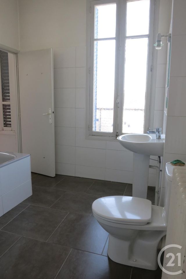 Appartement F3 à louer - 3 pièces - 80.0 m2 - MONTLUCON - 03 - AUVERGNE - Century 21 Pasquet Immobilier