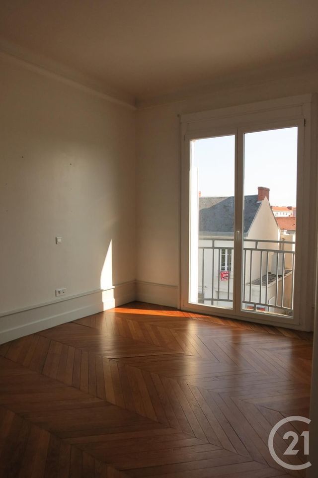 Appartement F3 à louer - 3 pièces - 80.0 m2 - MONTLUCON - 03 - AUVERGNE - Century 21 Pasquet Immobilier