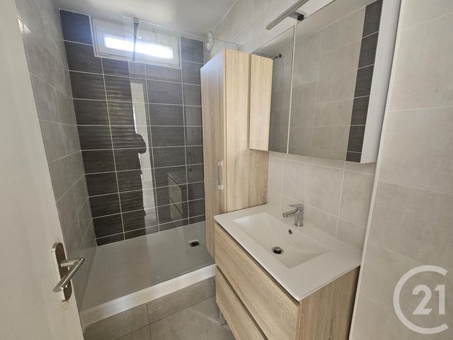 Appartement F3 à louer - 3 pièces - 77.24 m2 - MONTLUCON - 03 - AUVERGNE - Century 21 Pasquet Immobilier