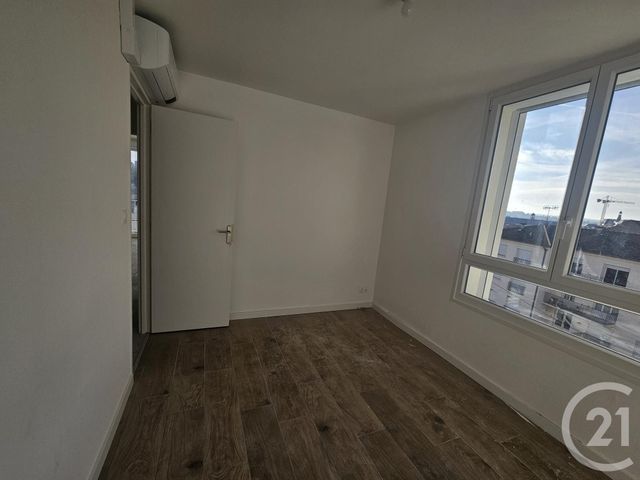 Appartement F3 à louer - 3 pièces - 77.24 m2 - MONTLUCON - 03 - AUVERGNE - Century 21 Pasquet Immobilier