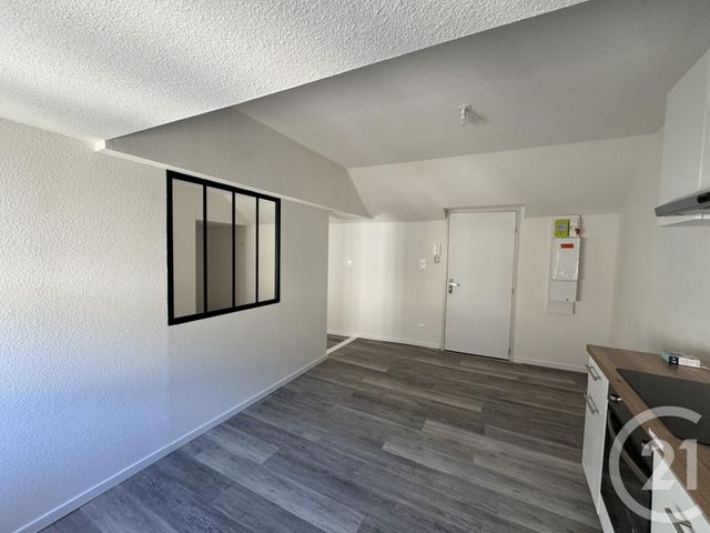 Appartement F1 à louer - 1 pièce - 29.67 m2 - MONTLUCON - 03 - AUVERGNE - Century 21 Pasquet Immobilier