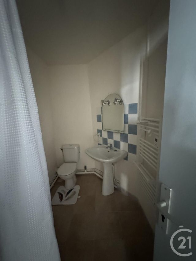 Appartement F1 à louer - 1 pièce - 27.98 m2 - MONTLUCON - 03 - AUVERGNE - Century 21 Pasquet Immobilier