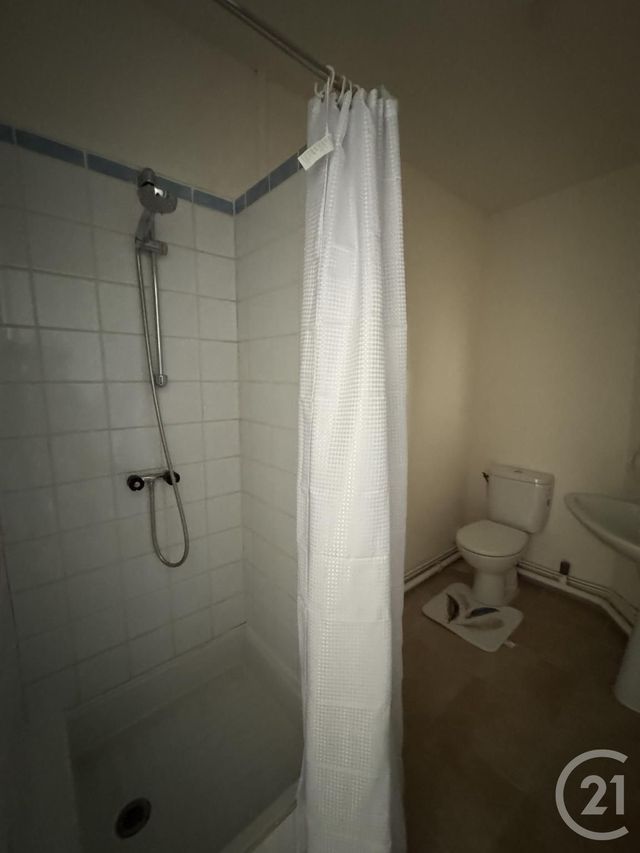 Appartement F1 à louer - 1 pièce - 27.98 m2 - MONTLUCON - 03 - AUVERGNE - Century 21 Pasquet Immobilier