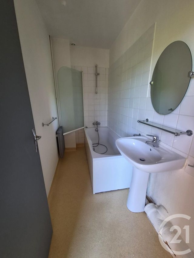 Appartement F2 à louer - 2 pièces - 47.04 m2 - MONTLUCON - 03 - AUVERGNE - Century 21 Pasquet Immobilier