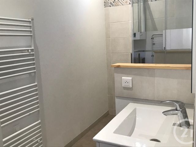 Appartement Studio à louer - 1 pièce - 29.0 m2 - MONTLUCON - 03 - AUVERGNE - Century 21 Pasquet Immobilier
