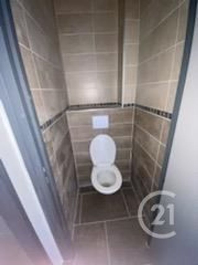 Appartement F3 à louer - 3 pièces - 52.14 m2 - MONTLUCON - 03 - AUVERGNE - Century 21 Pasquet Immobilier