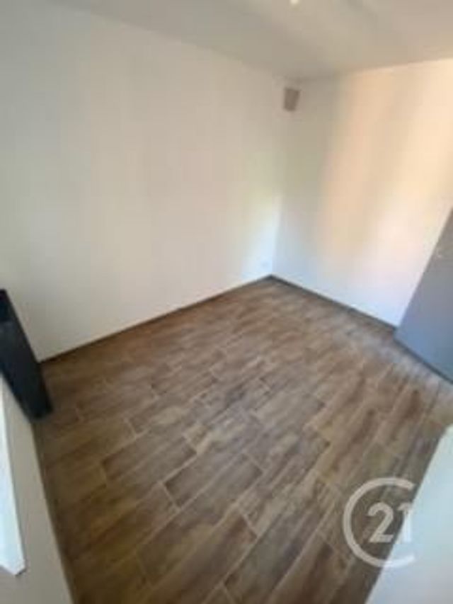 Appartement F3 à louer - 3 pièces - 52.14 m2 - MONTLUCON - 03 - AUVERGNE - Century 21 Pasquet Immobilier