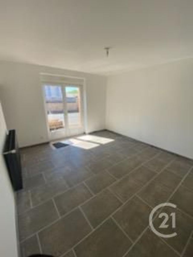Appartement F3 à louer - 3 pièces - 52.14 m2 - MONTLUCON - 03 - AUVERGNE - Century 21 Pasquet Immobilier