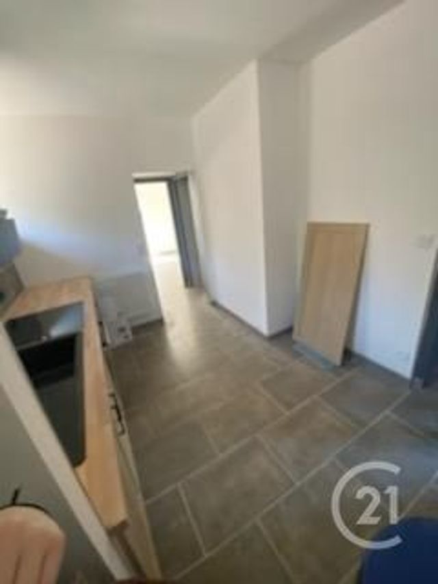 Appartement F3 à louer - 3 pièces - 52.14 m2 - MONTLUCON - 03 - AUVERGNE - Century 21 Pasquet Immobilier