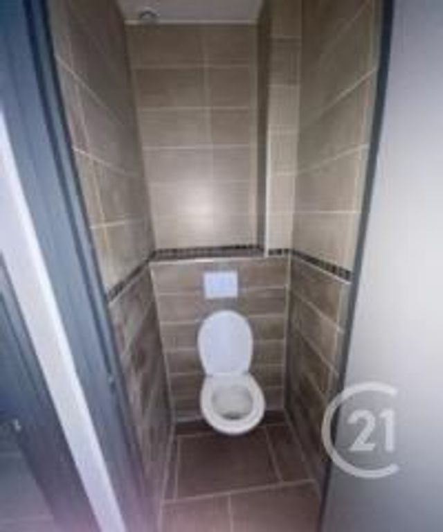 Appartement F3 à louer - 3 pièces - 52.14 m2 - MONTLUCON - 03 - AUVERGNE - Century 21 Pasquet Immobilier