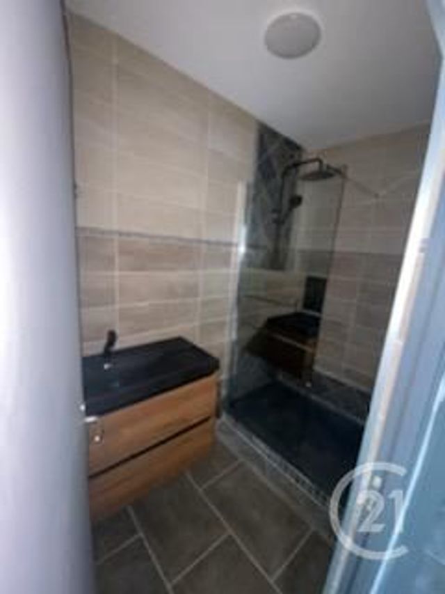 Appartement F3 à louer - 3 pièces - 52.14 m2 - MONTLUCON - 03 - AUVERGNE - Century 21 Pasquet Immobilier