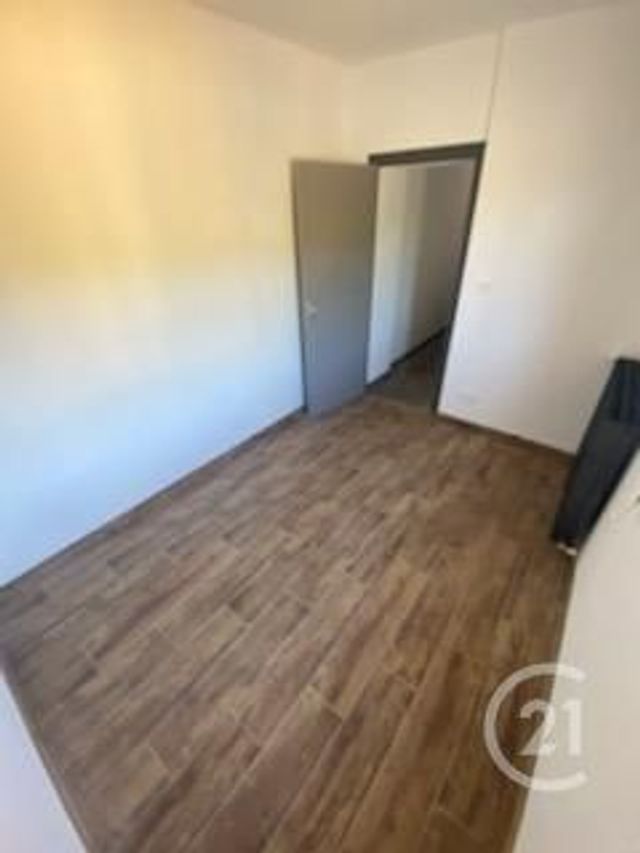 Appartement F3 à louer - 3 pièces - 52.14 m2 - MONTLUCON - 03 - AUVERGNE - Century 21 Pasquet Immobilier