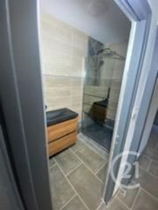 Appartement F3 à louer - 3 pièces - 52.14 m2 - MONTLUCON - 03 - AUVERGNE - Century 21 Pasquet Immobilier