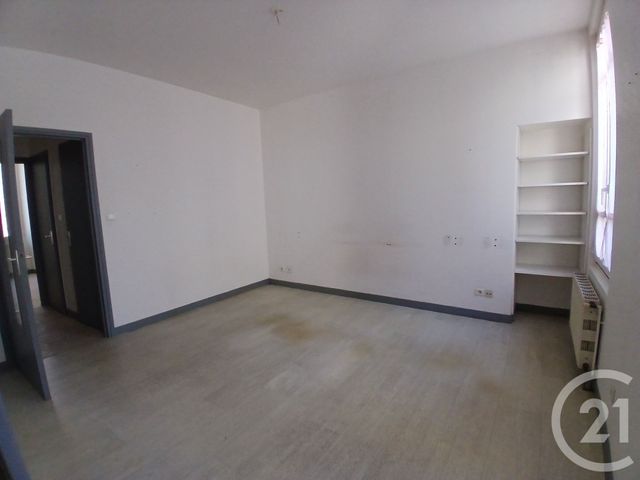 Appartement F3 à vendre - 3 pièces - 55.9 m2 - MONTLUCON - 03 - AUVERGNE - Century 21 Pasquet Immobilier