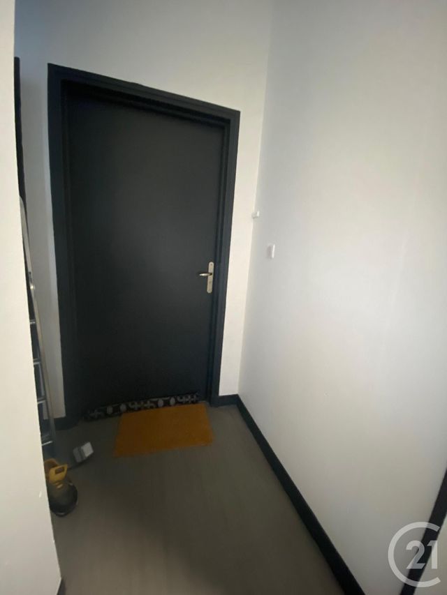 Appartement à louer - 2 pièces - 43.66 m2 - MONTLUCON - 03 - AUVERGNE - Century 21 Pasquet Immobilier