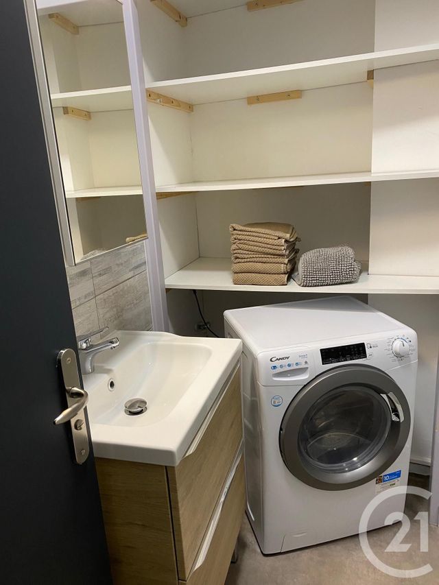 Appartement à louer - 2 pièces - 43.66 m2 - MONTLUCON - 03 - AUVERGNE - Century 21 Pasquet Immobilier