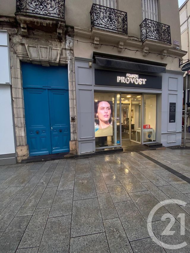 Appartement à louer - 2 pièces - 43.66 m2 - MONTLUCON - 03 - AUVERGNE - Century 21 Pasquet Immobilier