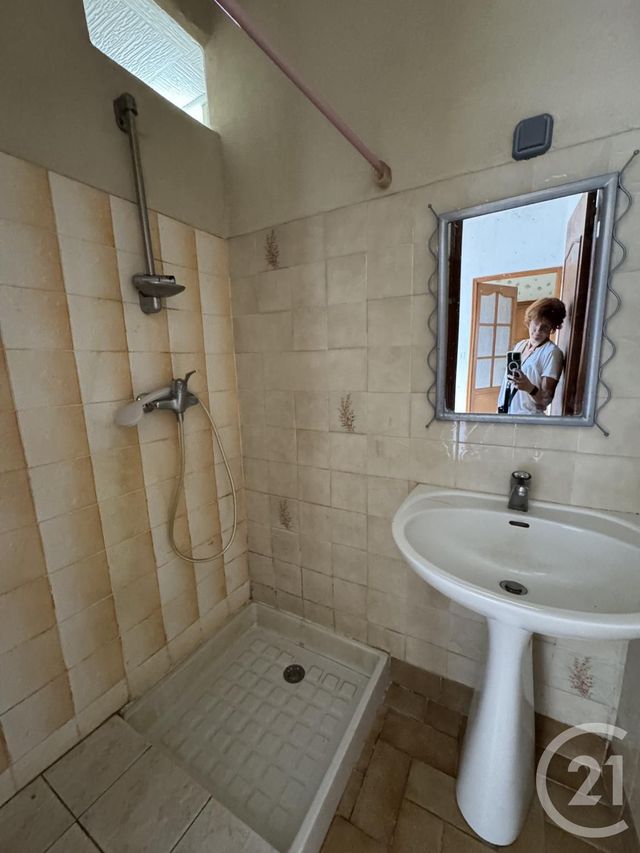 maison à louer - 2 pièces - 70.0 m2 - NERIS LES BAINS - 03 - AUVERGNE - Century 21 Pasquet Immobilier