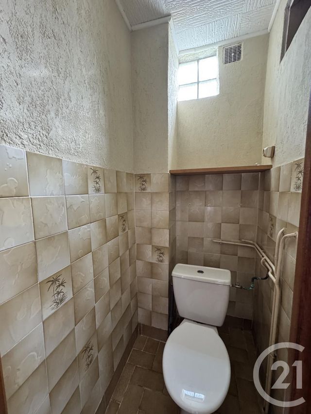 maison à louer - 2 pièces - 70.0 m2 - NERIS LES BAINS - 03 - AUVERGNE - Century 21 Pasquet Immobilier