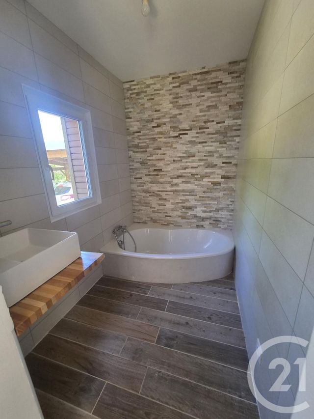 maison à louer - 4 pièces - 104.0 m2 - QUINSSAINES - 03 - AUVERGNE - Century 21 Pasquet Immobilier