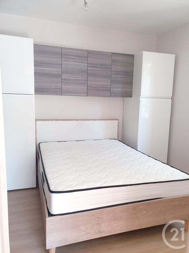 Appartement à louer - 2 pièces - 30.0 m2 - MONTLUCON - 03 - AUVERGNE - Century 21 Pasquet Immobilier