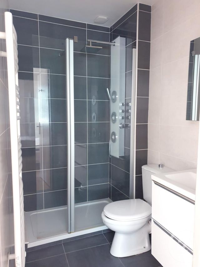 Appartement à louer - 2 pièces - 30.0 m2 - MONTLUCON - 03 - AUVERGNE - Century 21 Pasquet Immobilier