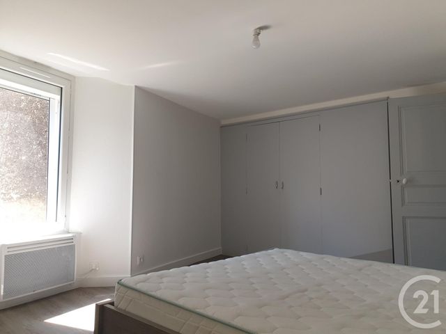Appartement T2 à louer - 2 pièces - 52.24 m2 - MONTLUCON - 03 - AUVERGNE - Century 21 Pasquet Immobilier