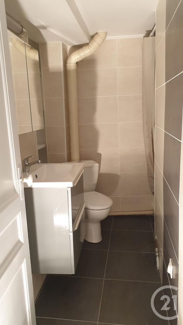 Appartement T2 à louer - 2 pièces - 52.24 m2 - MONTLUCON - 03 - AUVERGNE - Century 21 Pasquet Immobilier
