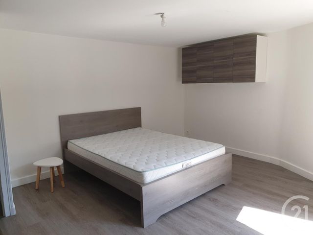 Appartement T2 à louer - 2 pièces - 52.24 m2 - MONTLUCON - 03 - AUVERGNE - Century 21 Pasquet Immobilier