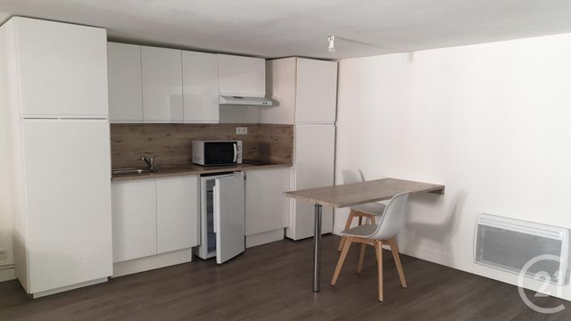 Appartement T2 à louer - 2 pièces - 52.24 m2 - MONTLUCON - 03 - AUVERGNE - Century 21 Pasquet Immobilier