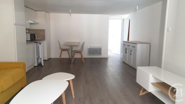Appartement T2 à louer - 2 pièces - 52.24 m2 - MONTLUCON - 03 - AUVERGNE - Century 21 Pasquet Immobilier
