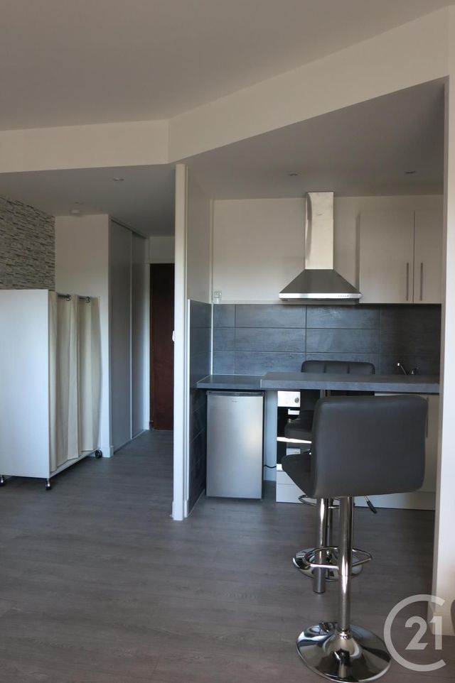 Appartement Studio à louer - 1 pièce - 28.38 m2 - MONTLUCON - 03 - AUVERGNE - Century 21 Pasquet Immobilier