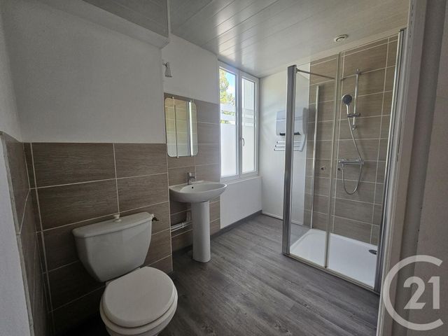 maison à louer - 4 pièces - 106.0 m2 - DOMERAT - 03 - AUVERGNE - Century 21 Pasquet Immobilier