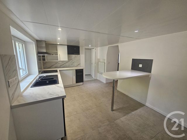 maison à louer - 4 pièces - 106.0 m2 - DOMERAT - 03 - AUVERGNE - Century 21 Pasquet Immobilier