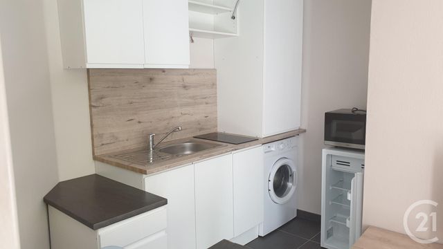 Appartement F2 à louer - 2 pièces - 30.0 m2 - MONTLUCON - 03 - AUVERGNE - Century 21 Pasquet Immobilier