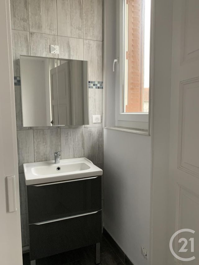 Appartement F3 à louer - 3 pièces - 58.8 m2 - MONTLUCON - 03 - AUVERGNE - Century 21 Pasquet Immobilier