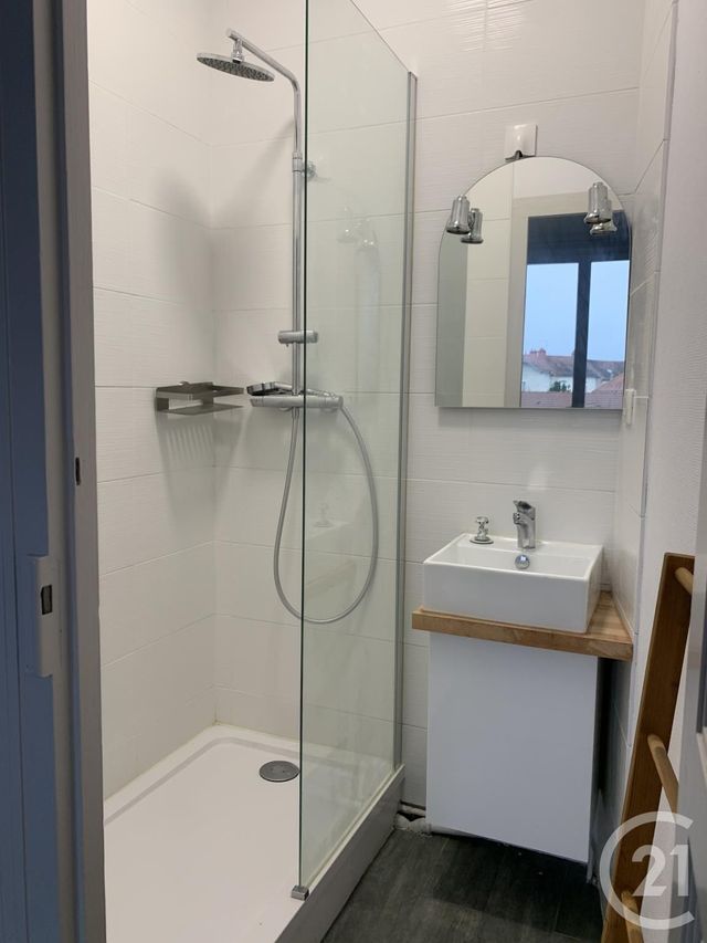 Appartement F3 à louer - 3 pièces - 58.8 m2 - MONTLUCON - 03 - AUVERGNE - Century 21 Pasquet Immobilier