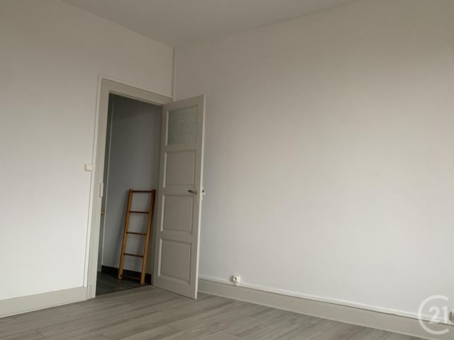 Appartement F3 à louer - 3 pièces - 58.8 m2 - MONTLUCON - 03 - AUVERGNE - Century 21 Pasquet Immobilier