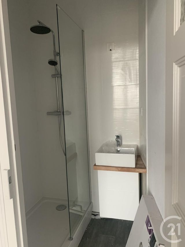 Appartement F3 à louer - 3 pièces - 58.8 m2 - MONTLUCON - 03 - AUVERGNE - Century 21 Pasquet Immobilier