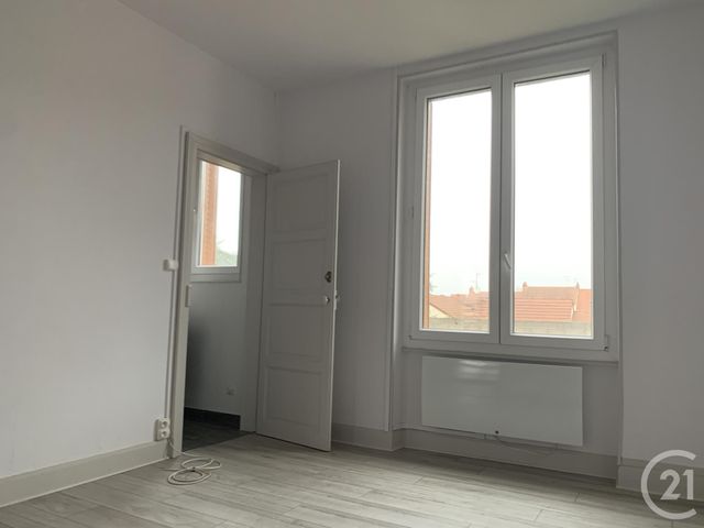 Appartement F3 à louer - 3 pièces - 58.8 m2 - MONTLUCON - 03 - AUVERGNE - Century 21 Pasquet Immobilier