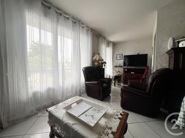 Appartement F3 à vendre - 3 pièces - 73.88 m2 - MONTLUCON - 03 - AUVERGNE - Century 21 Pasquet Immobilier