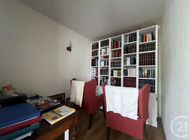 Appartement F3 à vendre - 3 pièces - 73.88 m2 - MONTLUCON - 03 - AUVERGNE - Century 21 Pasquet Immobilier