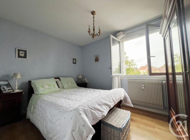 Appartement F3 à vendre - 3 pièces - 73.88 m2 - MONTLUCON - 03 - AUVERGNE - Century 21 Pasquet Immobilier