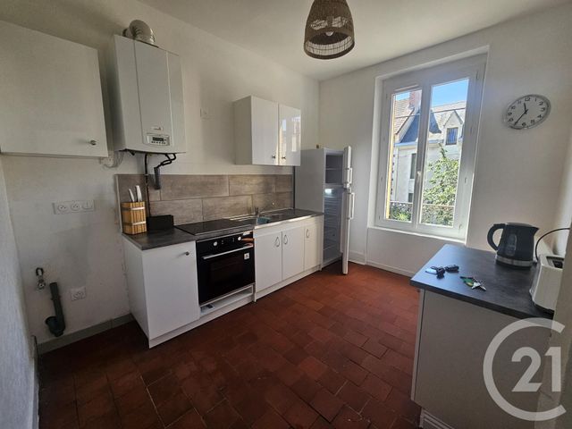 Appartement F2 à louer - 2 pièces - 40.92 m2 - MONTLUCON - 03 - AUVERGNE - Century 21 Pasquet Immobilier