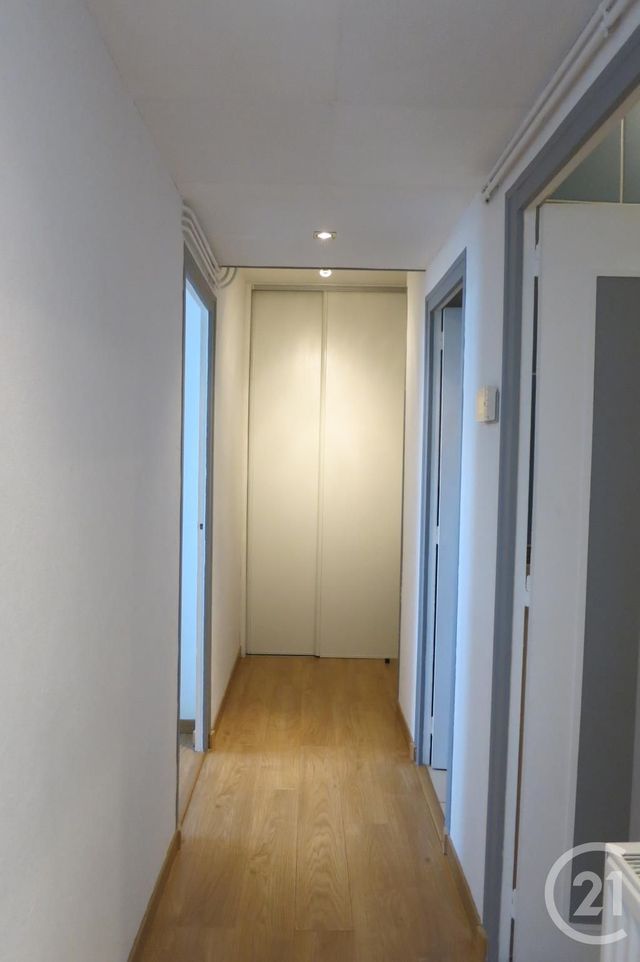 Appartement F2 à louer - 2 pièces - 55.0 m2 - MONTLUCON - 03 - AUVERGNE - Century 21 Pasquet Immobilier