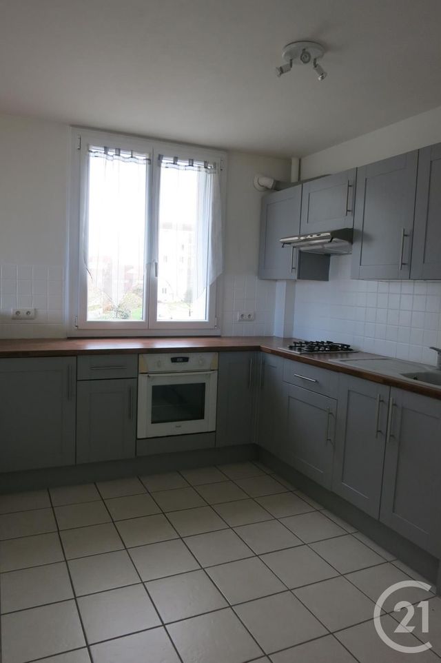 Appartement F2 à louer - 2 pièces - 55.0 m2 - MONTLUCON - 03 - AUVERGNE - Century 21 Pasquet Immobilier